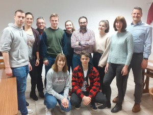 Der Vorstand der Volleyballabteilung v.l.: Johannes Henrich, Lisa Weihrauch, Willi Zeig, Julian Rettig, Marie-Sophie Eckert, Dirk Metzner, Theresa Wenderoth, Ina Vogt, Gero Lustig, vorn: Laura Kilgus, Lukas Seebaß